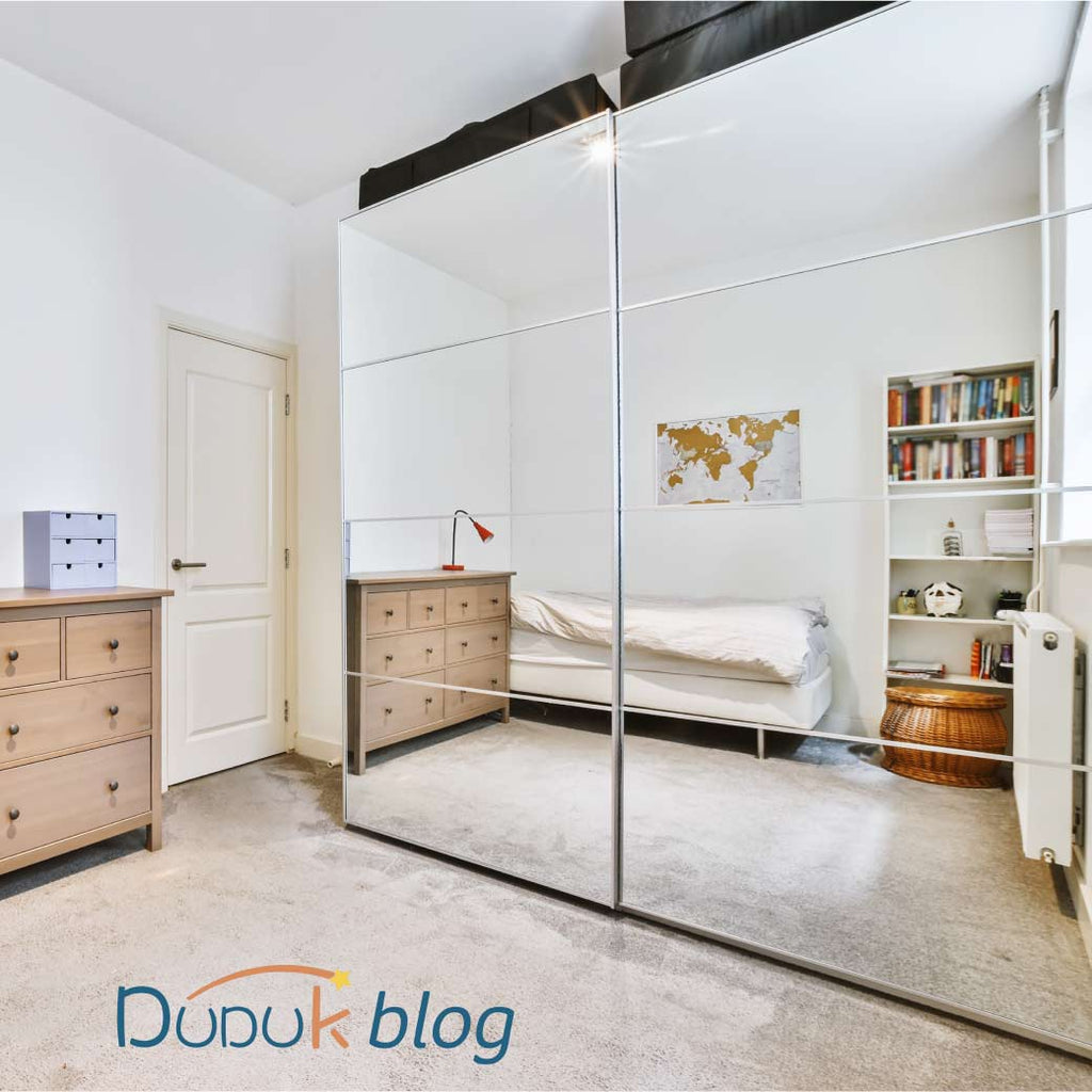 Insignia marcador Baya Closet Modernos Con Espejo Tamaño Infantil | DUDUK